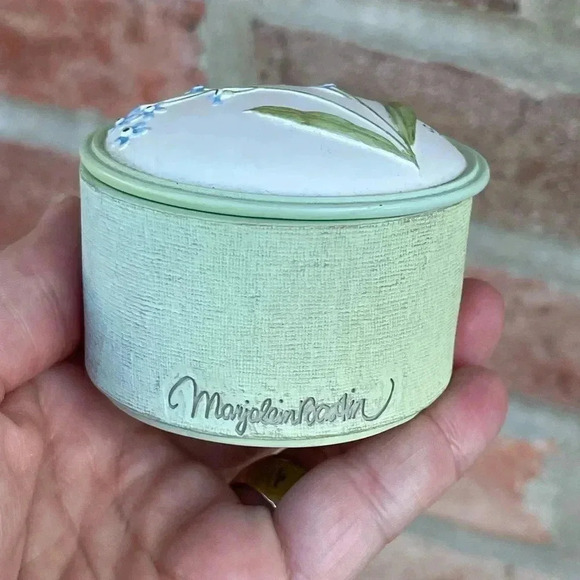 Majolein Bastin Floral Trinket Box for Hallmark Signed Unforgettable 2.5” - Picture 2 of 4